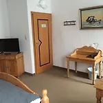 فندق Hotel-pension Teutonia 2*